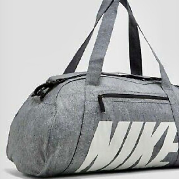 Nike Duffel Gym Bag - Picture 3 of 6